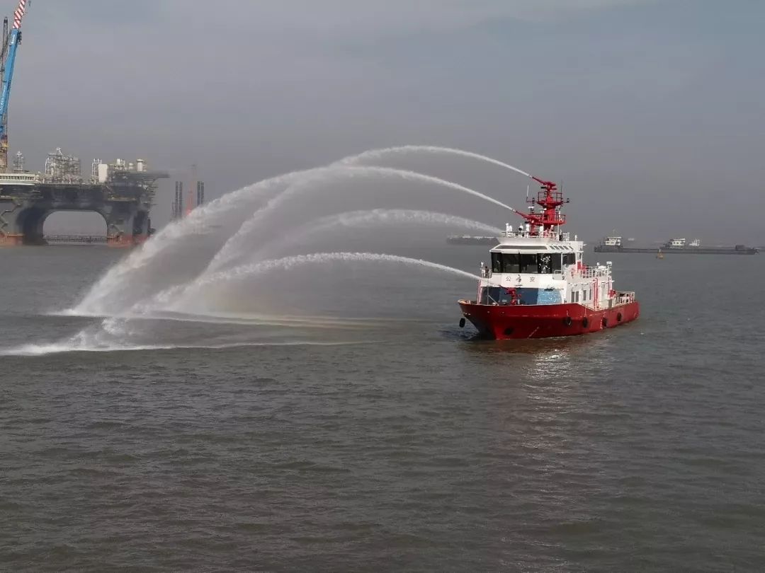 消防船1.jpg 消防船1.jpg