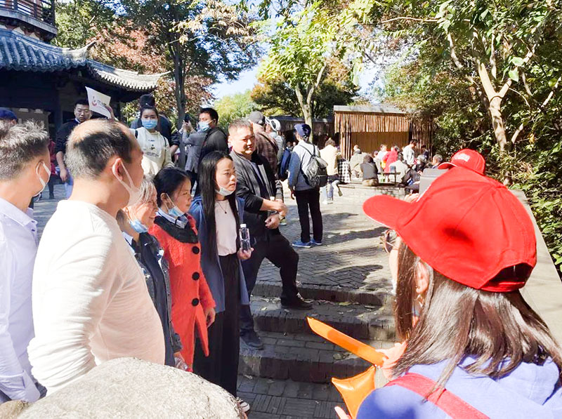 成峰重陽(yáng)節(jié)登山活動(dòng)1.jpg 成峰重陽(yáng)節(jié)登山活動(dòng)1.jpg